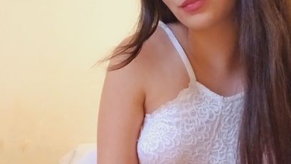 Mia Live Chat on SkyPrivate