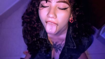 Molly Live Webcam on SkyPrivate