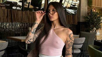 Model - Sex Doll Ari deepthroat