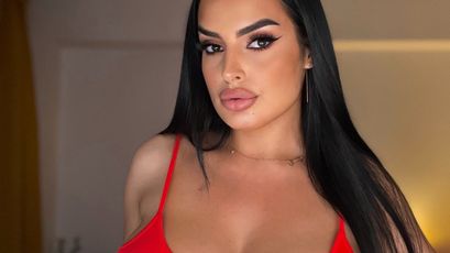 Roberta Lopez on SkyPrivate