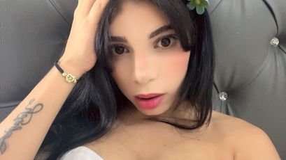 Kitty Live Webcam on SkyPrivate
