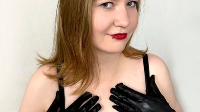 LaraHot on SkyPrivate