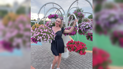 Watch Klubnichka live on cam on SkyPrivate