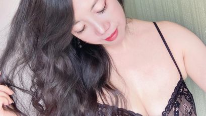MissVelvet on SkyPrivate