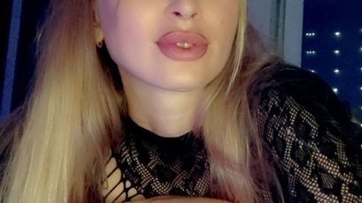 Mia Live Webcam on SkyPrivate