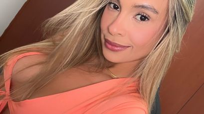 Model - Zoey petite