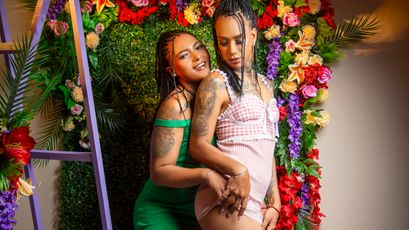 Watch valentina and daniela live on cam on SkyPrivate