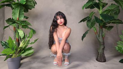 Watch Zoe Laurent live on cam on SkyPrivate