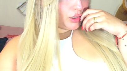 Watch Anne live on cam on SkyPrivate