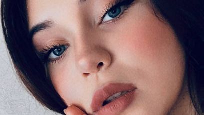 Alisa live cam model at SkyPrivate