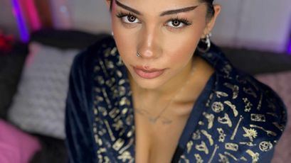 Lorashines on SkyPrivate