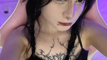 MiaScarlett on SkyPrivate