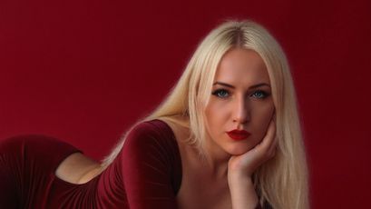 Miss Michelle on SkyPrivate