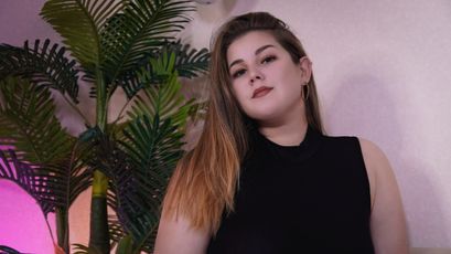 Scarlet on SkyPrivate