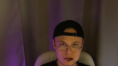 Watch Mett Bliss live on cam on SkyPrivate