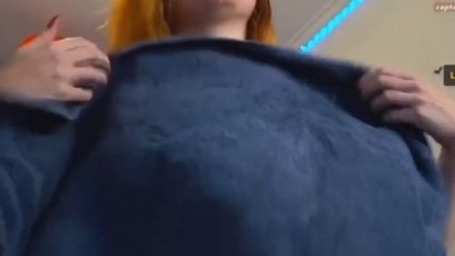 Vídeo - Spit on pink tits