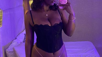 Alanna on SkyPrivate