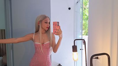 Molly Sweet on SkyPrivate