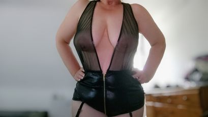 Tatti - masturbation