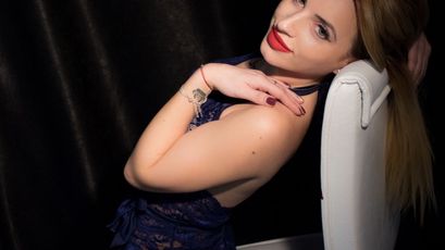 LoraSinClare on SkyPrivate