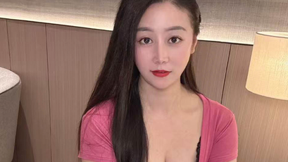 Yumi Rose on SkyPrivate