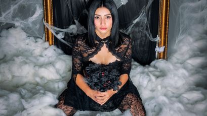 Zara Gold on SkyPrivate