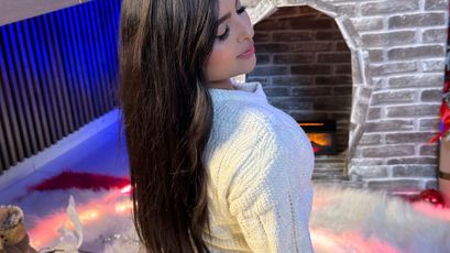 Model - Stephanie Harlow ANAL