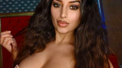 VallerieJones on SkyPrivate