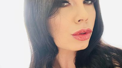 Jessica Jolie - striptease