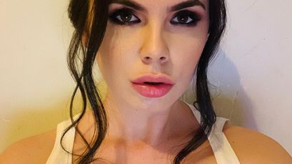 Jessica Jolie on SkyPrivate