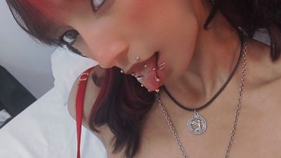 NiaaFox on SkyPrivate