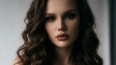 Emeralda on SkyPrivate