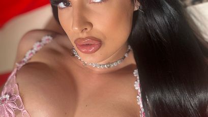 Roberta Lopez on SkyPrivate