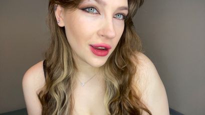 Anna Hennessy on SkyPrivate