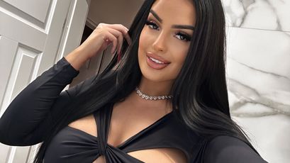 Roberta Lopez on SkyPrivate