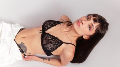 Abril Lewis