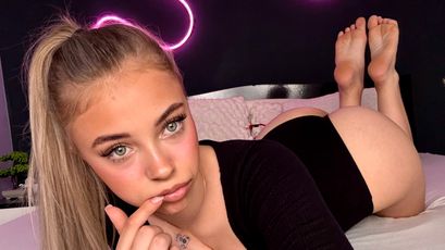 Sophie May on SkyPrivate