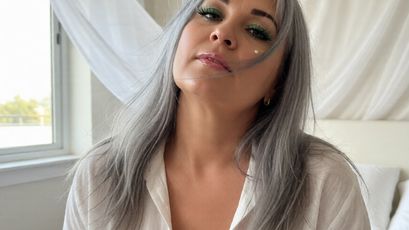 Gloria Live Chat on SkyPrivate