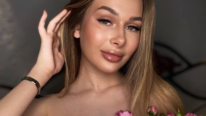 Eva on SkyPrivate