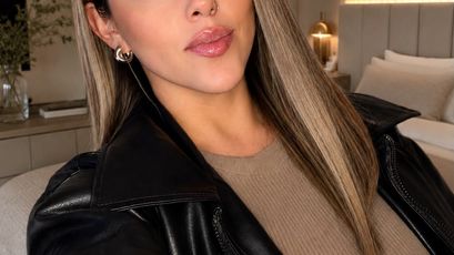 Ariel Loveyes on SkyPrivate