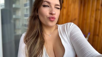 Anna Hennessy on SkyPrivate