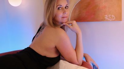 Annie on SkyPrivate