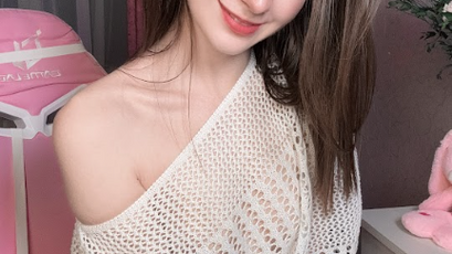Karina - masturbate