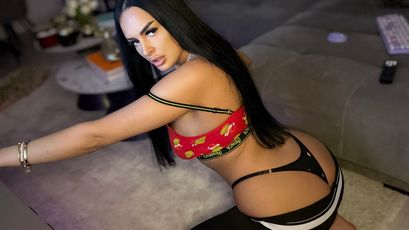 Roberta Lopez on SkyPrivate