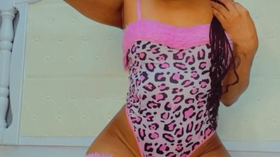 SugarPlumxoxo on SkyPrivate