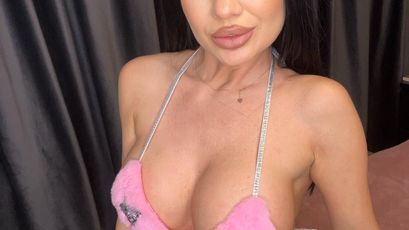 Layla on SkyPrivate