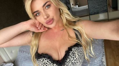 Caroline on SkyPrivate