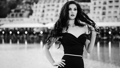 Model - Miss ErikaaJ feet
