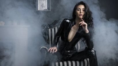Model - Miss ErikaaJ dildo