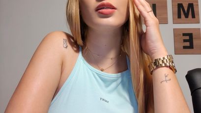 Model - Bianca Brunni squirt